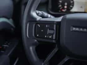 Land Rover Defender (2024) thumbnail 18