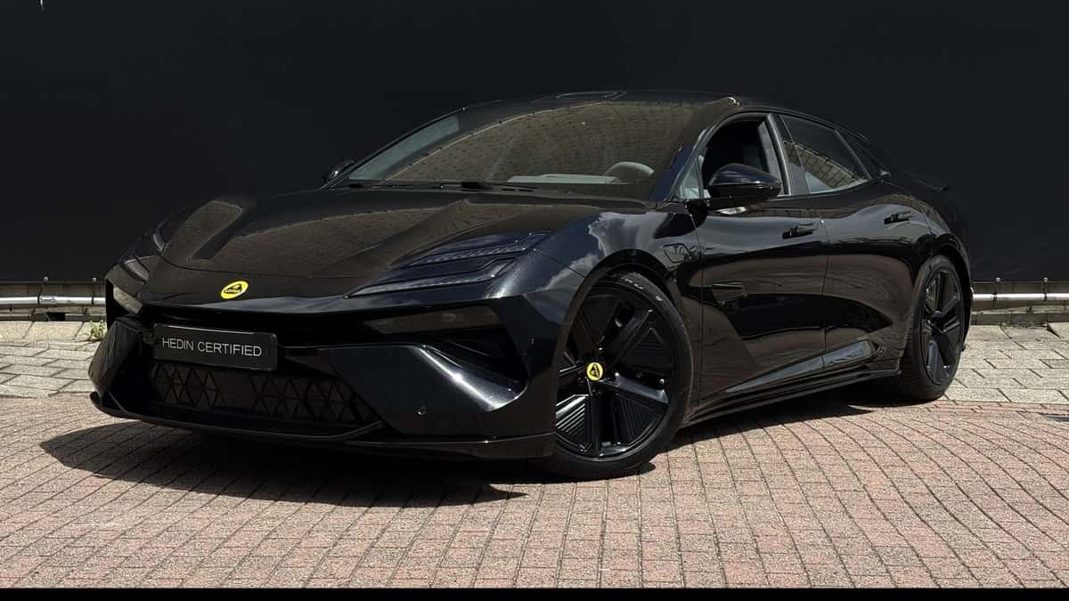 Lotus Emeya (2025) — foto 1