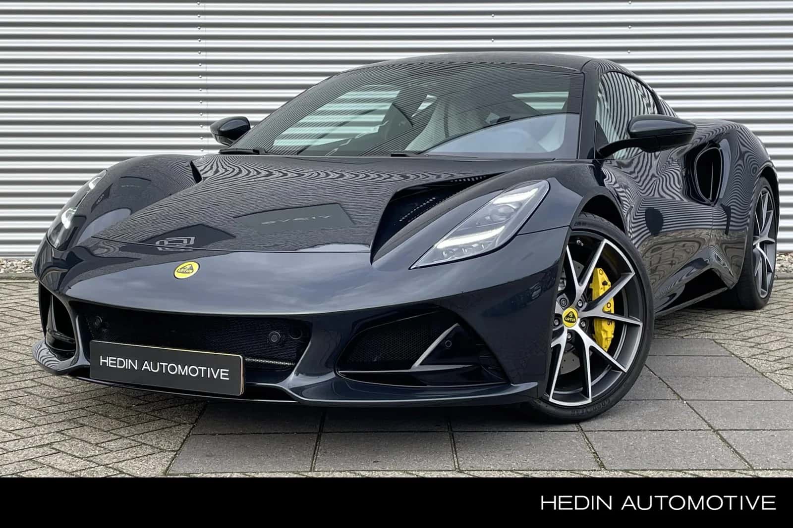 Lotus Emira (2024) — foto 1