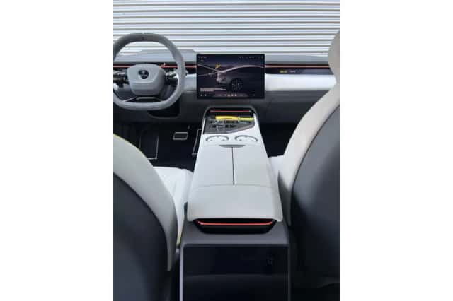 Lotus Emeya (2024) thumbnail 15