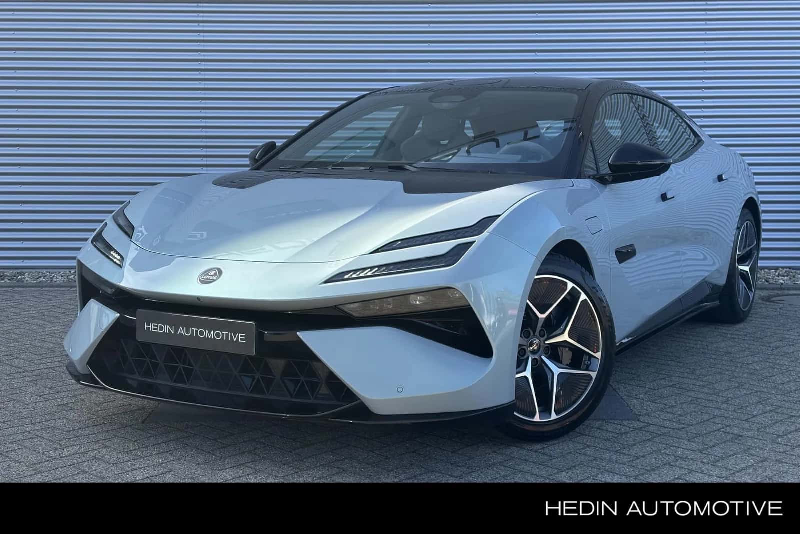 Lotus Emeya (2025) — foto 1