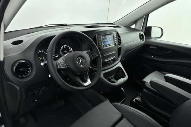 Mercedes-Benz eVito (2025) thumbnail 9