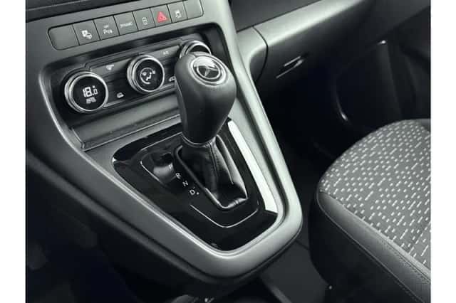 Mercedes-Benz eCitan (2024) thumbnail 11
