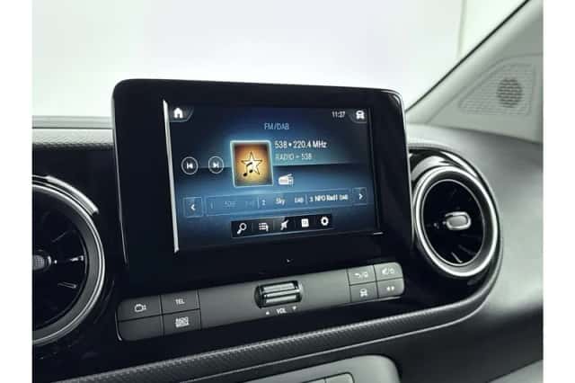 Mercedes-Benz eCitan (2024) thumbnail 16