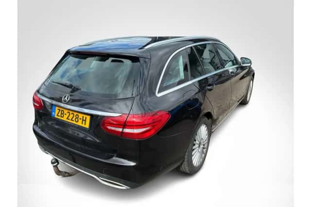 Mercedes-Benz C-Klasse (2018) thumbnail 2