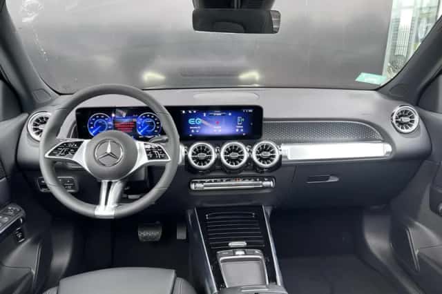 Mercedes-Benz EQB (2025) thumbnail 3