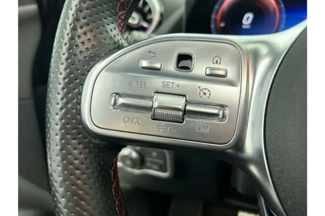 Mercedes-Benz GLA (2022) thumbnail 13