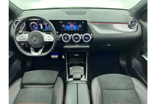 Mercedes-Benz GLA (2022) thumbnail 3