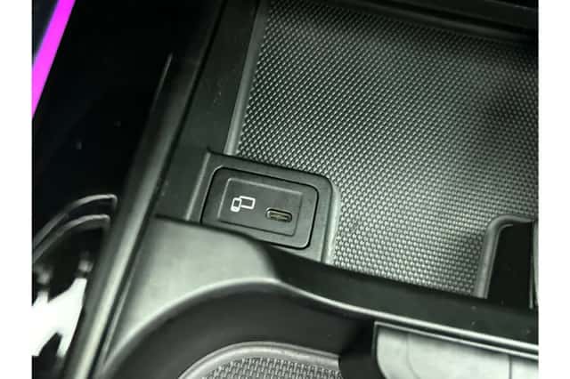Mercedes-Benz GLA (2022) thumbnail 38