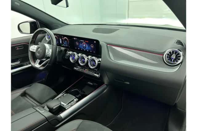 Mercedes-Benz GLA (2022) thumbnail 9