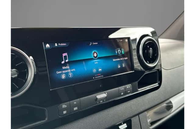 Mercedes-Benz Sprinter (2023) thumbnail 16