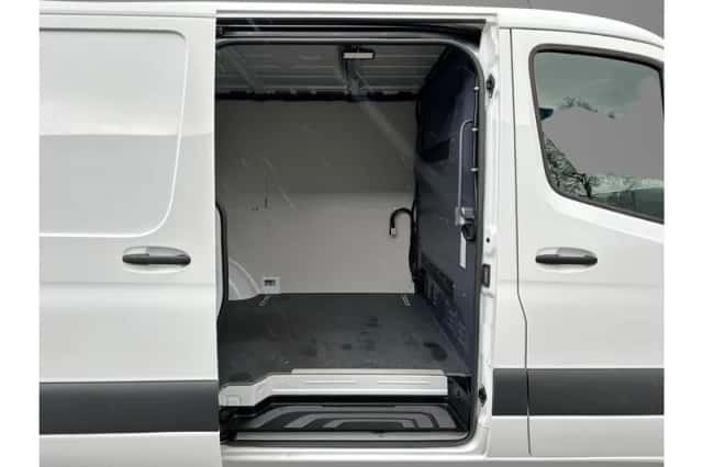 Mercedes-Benz Sprinter (2023) thumbnail 28