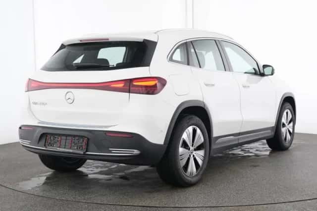 Mercedes-Benz EQA (2025) thumbnail 2