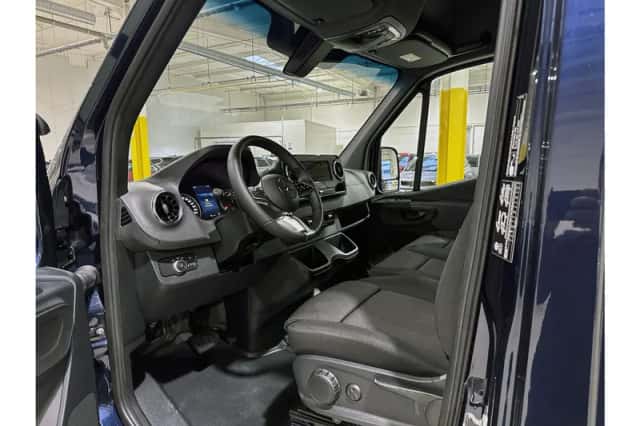 Mercedes-Benz Sprinter (2024) thumbnail 14