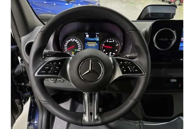 Mercedes-Benz Sprinter (2024) thumbnail 18