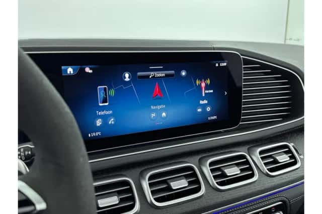 Mercedes-Benz GLE (2024) thumbnail 16