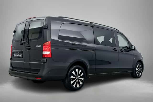 Mercedes-Benz Vito (2024) thumbnail 2