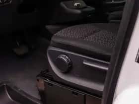 Mercedes-Benz eVito (2025) thumbnail 16
