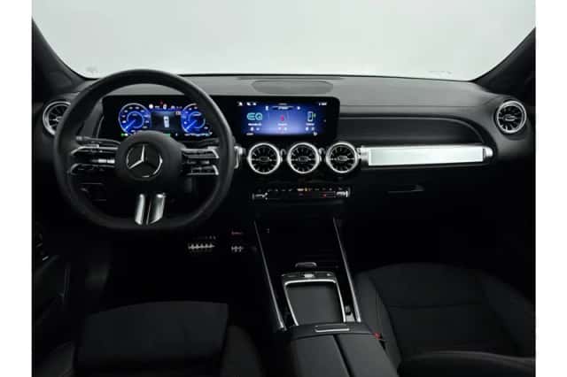 Mercedes-Benz EQB (2025) thumbnail 3