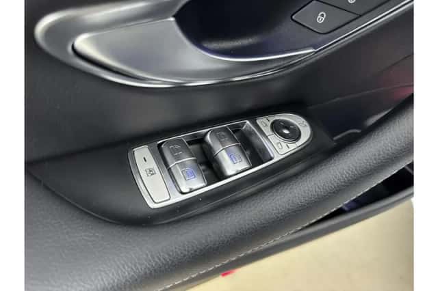 Mercedes-Benz E-Klasse (2018) thumbnail 27