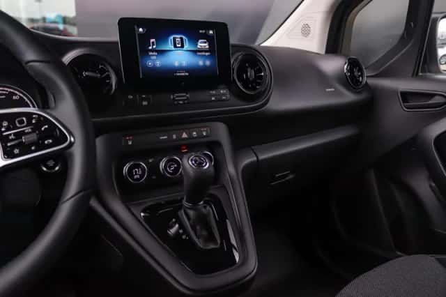 Mercedes-Benz eCitan (2024) thumbnail 11