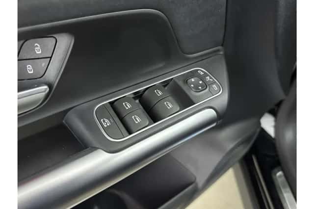 Mercedes-Benz EQA (2026) thumbnail 25