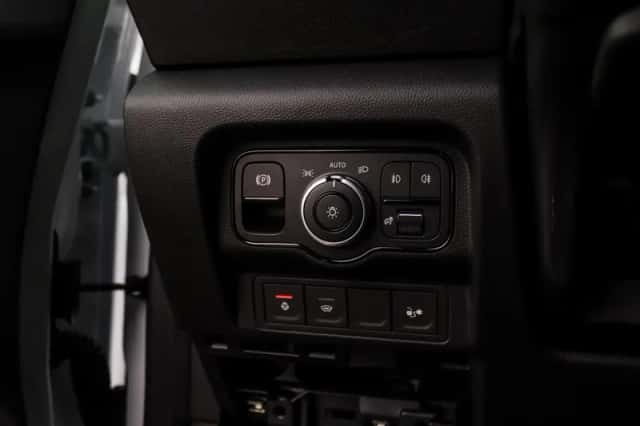 Mercedes-Benz eCitan (2025) thumbnail 33