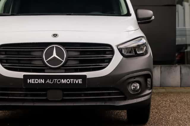 Mercedes-Benz eCitan (2025) thumbnail 34