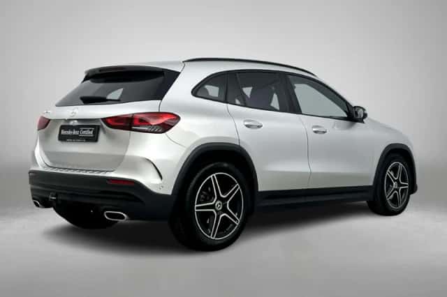 Mercedes-Benz GLA (2021) thumbnail 2