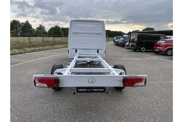 Mercedes-Benz Sprinter (2024) thumbnail 11