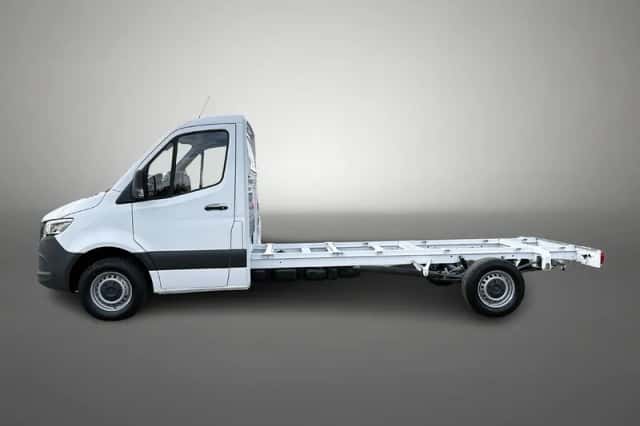 Mercedes-Benz Sprinter (2024) thumbnail 3