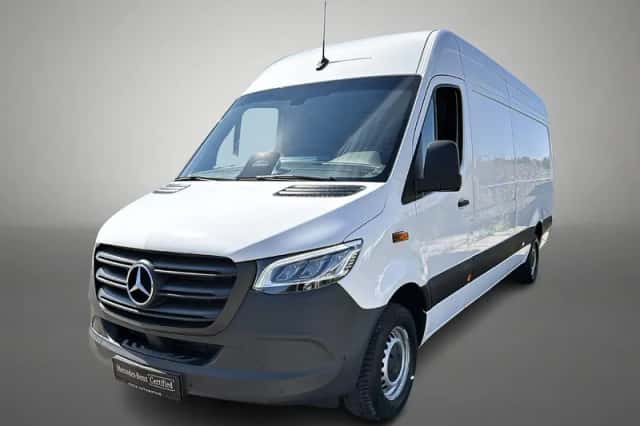 Mercedes-Benz Sprinter (2024) thumbnail 1