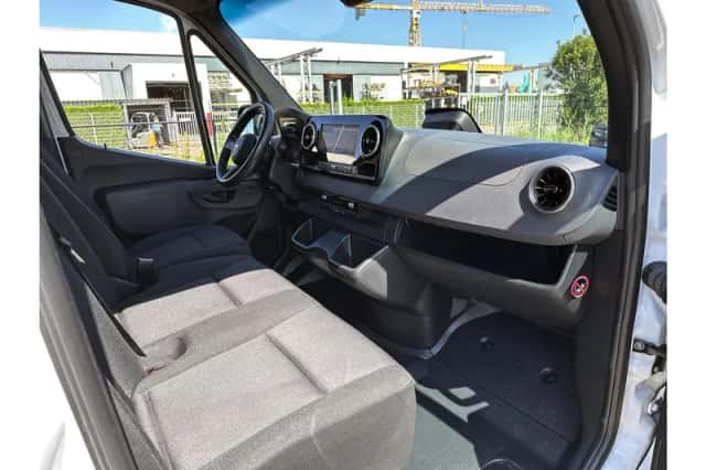 Mercedes-Benz Sprinter (2024) thumbnail 6
