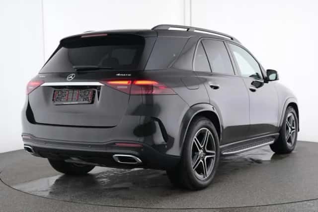 Mercedes-Benz GLE (2025) thumbnail 2