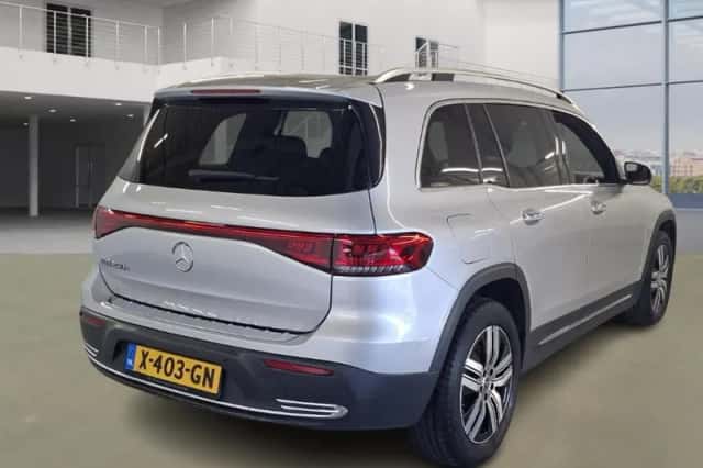 Mercedes-Benz EQB (2023) thumbnail 2