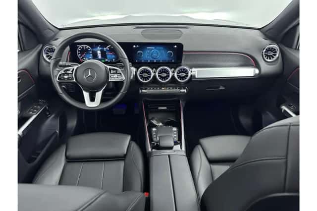 Mercedes-Benz EQB (2023) thumbnail 3