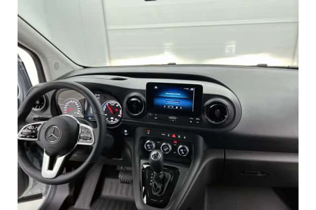 Mercedes-Benz eCitan (2024) thumbnail 3