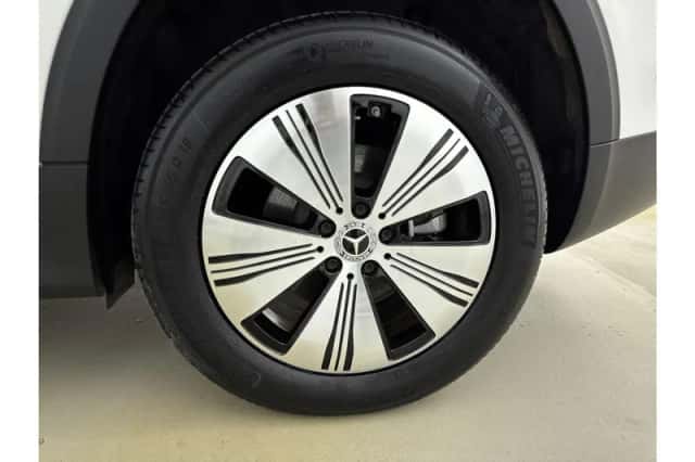 Mercedes-Benz EQB (2024) thumbnail 4
