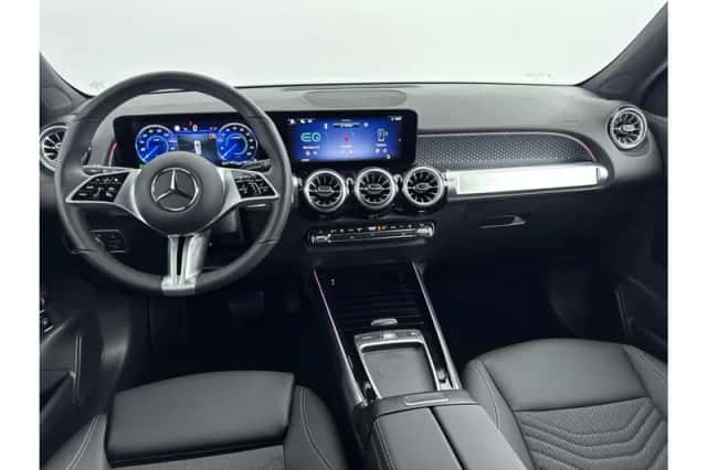 Mercedes-Benz EQB (2025) thumbnail 3
