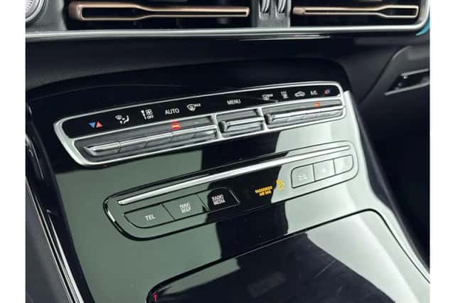 Mercedes-Benz EQC (2021) thumbnail 33