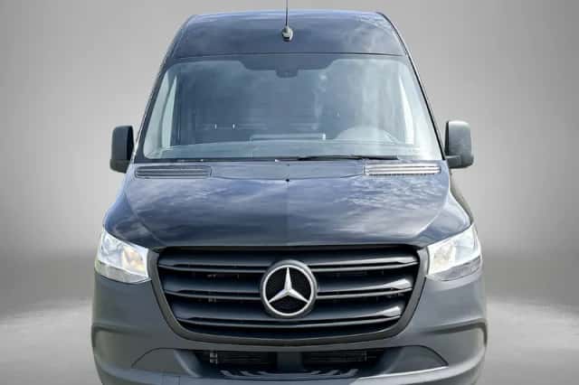 Mercedes-Benz Sprinter (2022) thumbnail 4