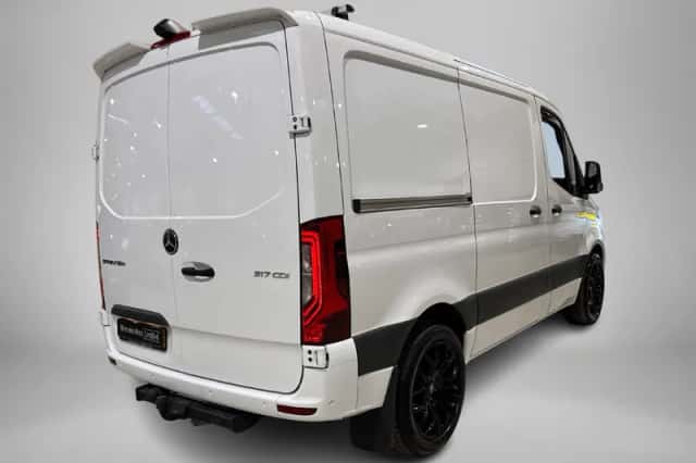 Mercedes-Benz Sprinter (2023) thumbnail 2
