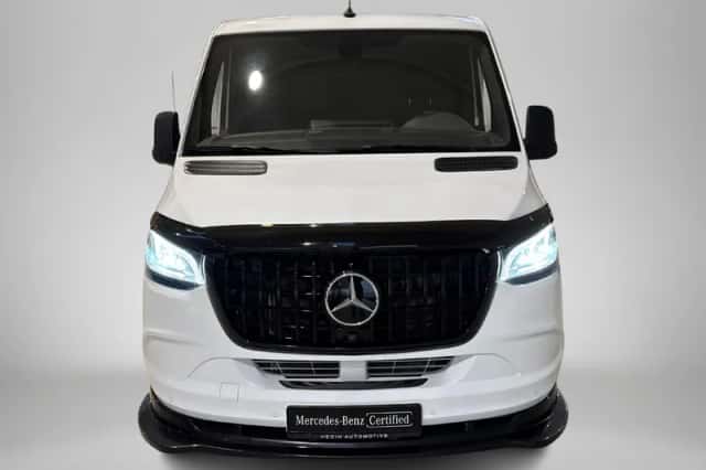 Mercedes-Benz Sprinter (2023) thumbnail 4