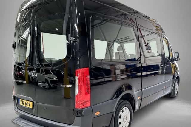 Mercedes-Benz Sprinter (2021) thumbnail 2