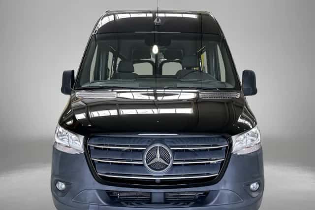 Mercedes-Benz Sprinter (2021) thumbnail 3