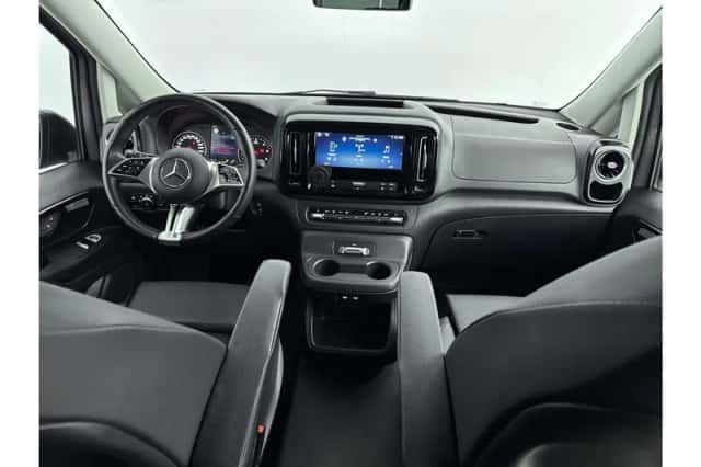 Mercedes-Benz Vito (2024) thumbnail 5