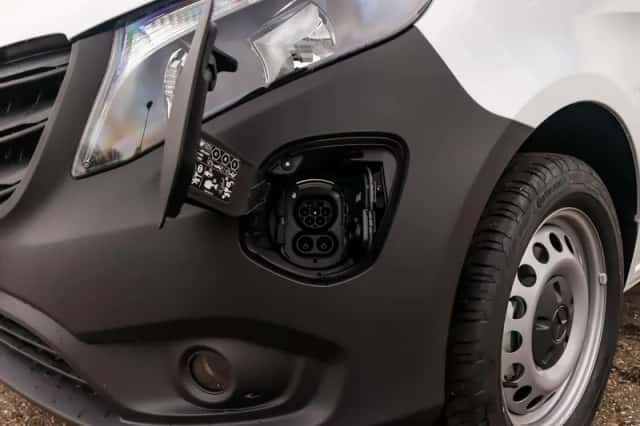 Mercedes-Benz eVito (2025) thumbnail 6