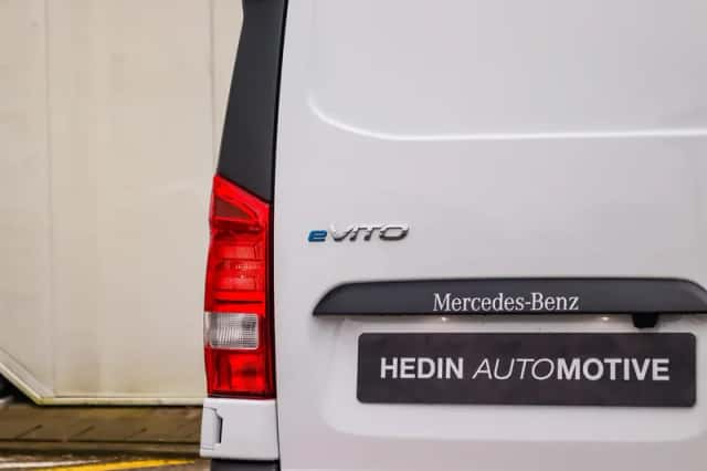 Mercedes-Benz eVito (2025) thumbnail 10