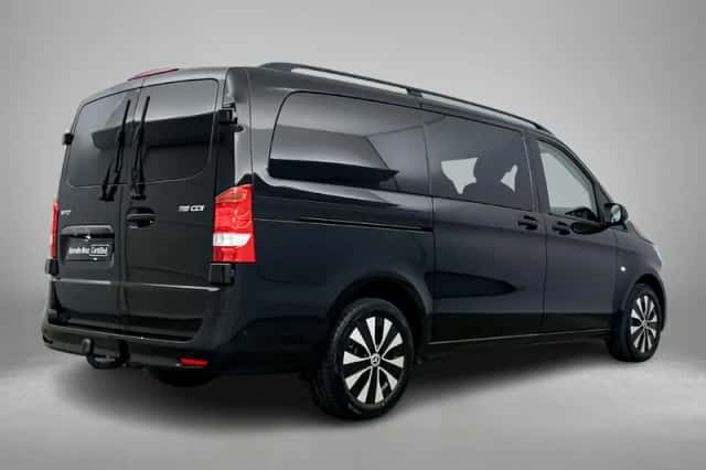 Mercedes-Benz Vito (2024) thumbnail 2