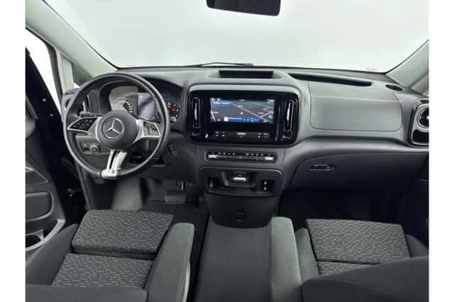 Mercedes-Benz Vito (2024) thumbnail 3